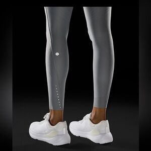 Lulu SenseKnit ™ Running HR Crop 23" 8